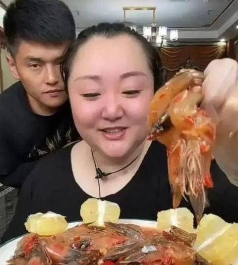 胡姐吃瓜,揭秘娱乐圈幕后故事  第2张